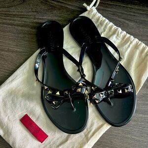 AUTHENTIC!!!Valentino Garavani rock stud sandal.